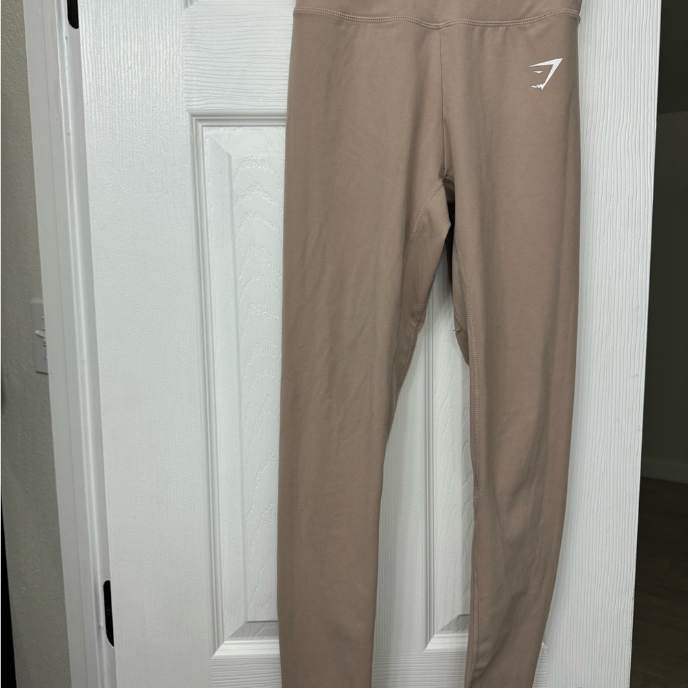 Light pink gym shark leggings